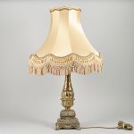 1067 3287 TABLE LAMP